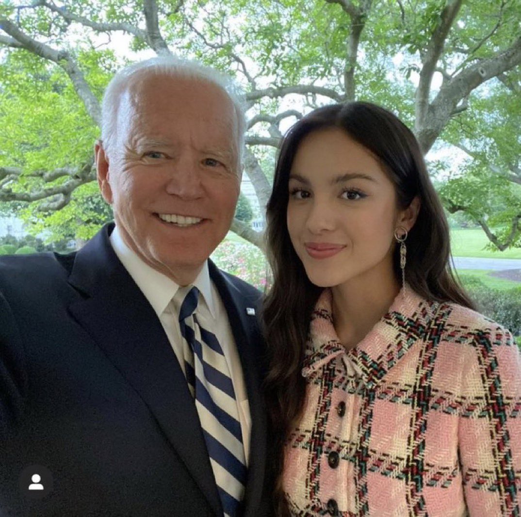 mrmedina's tweet photo. The President of the United States and Joe Biden https://t.co/cl9hnI2ySd