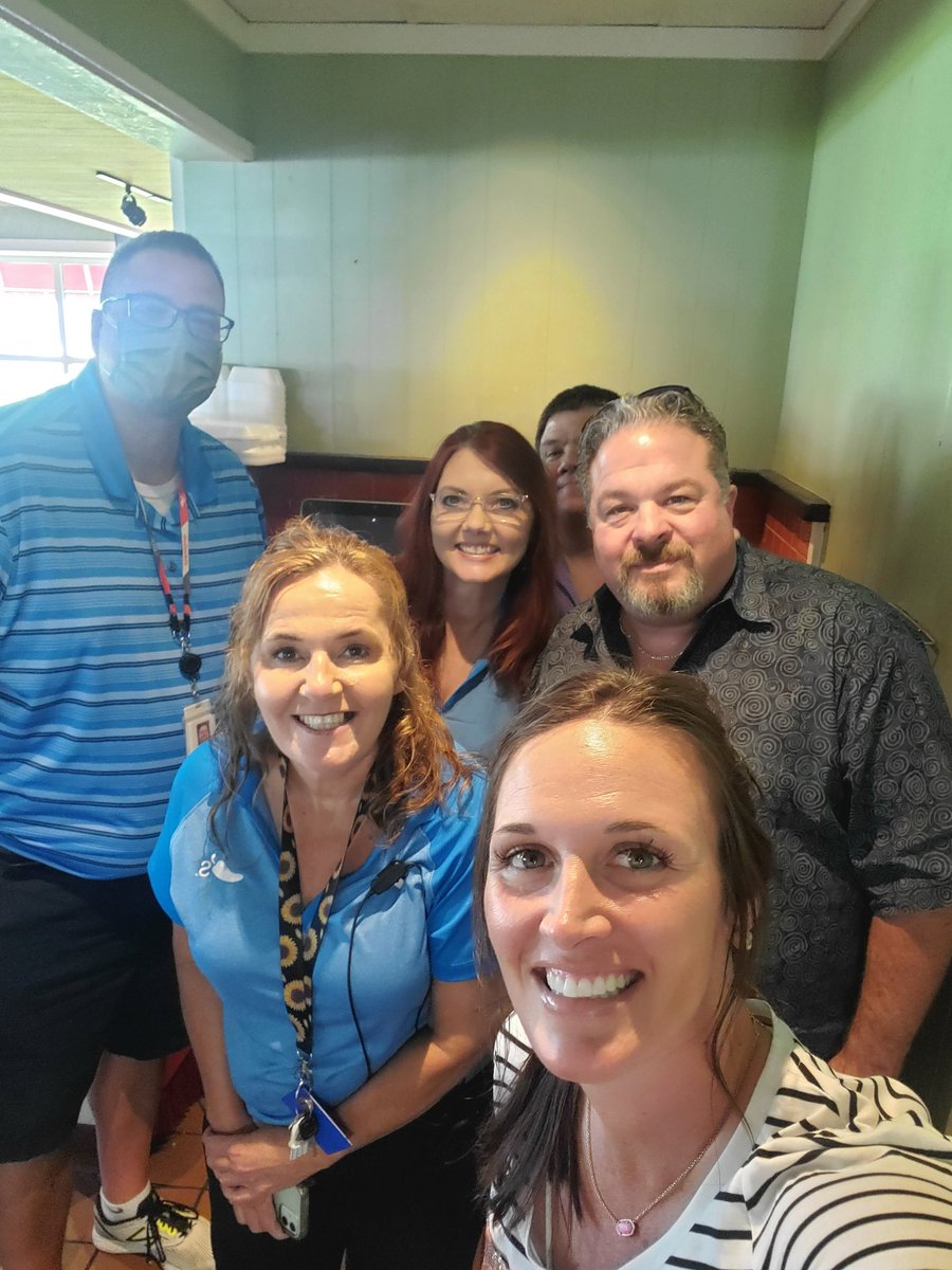 CandaceWatkins9's tweet photo. Another successful day with these guys. Outstanding leadership! The experience they created in my area was fantastic. Thank you so much again Larry, Richard, and Vic.
#CGC #ITLove #facilitywalk https://t.co/bwXHJWB6Vy