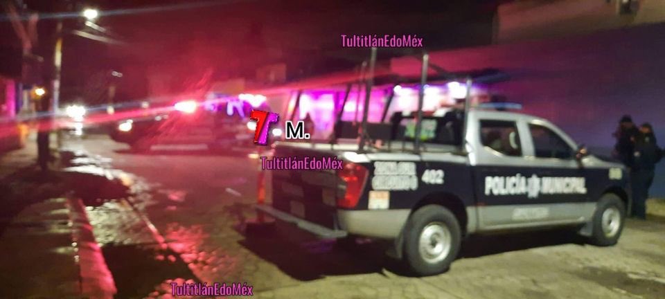 tultitlanEdoMex's tweet photo. Persona baleada en La Sardaña, avenida toluca esquina ecatepec. ⚠️ #Tultitlán https://t.co/XHcQeUGgaT