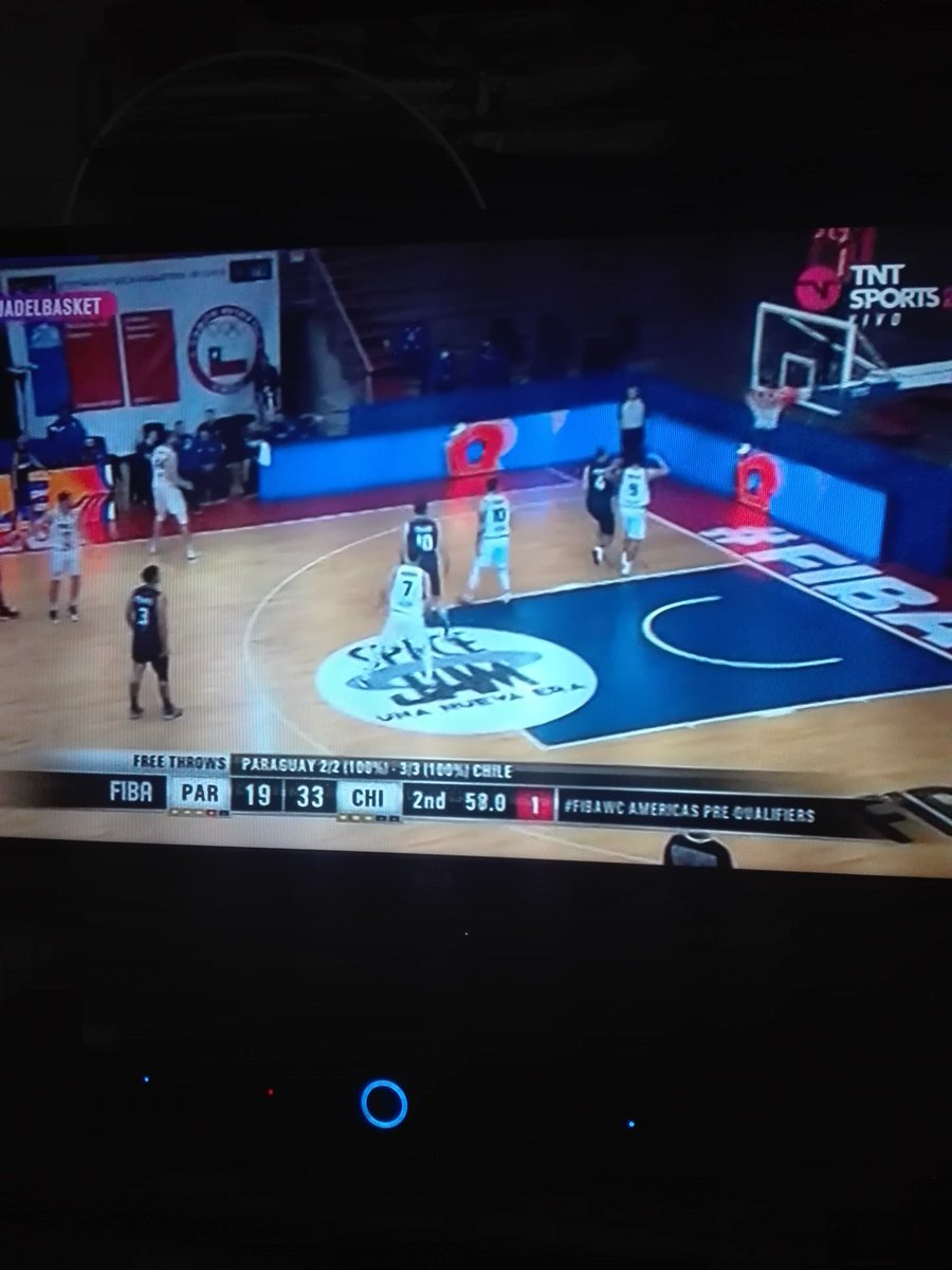 Franci_Con's tweet photo. Vamos chile con todo #LaRojaDelBasket #BASKETxTNTSPORTS https://t.co/ceBsqqDQdZ