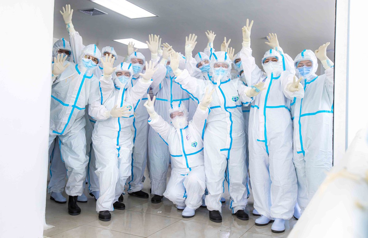 nayibbukele's tweet image. Han sido nuestra última línea de defensa contra la pandemia.

Arriesgan sus vidas para salvar a los demás.

Viven la alegría de salvar a miles y también la tristeza de de no poder salvar a todos.

Hacen uno de los trabajos más importantes del mundo.

¡Feliz Día del Médico!