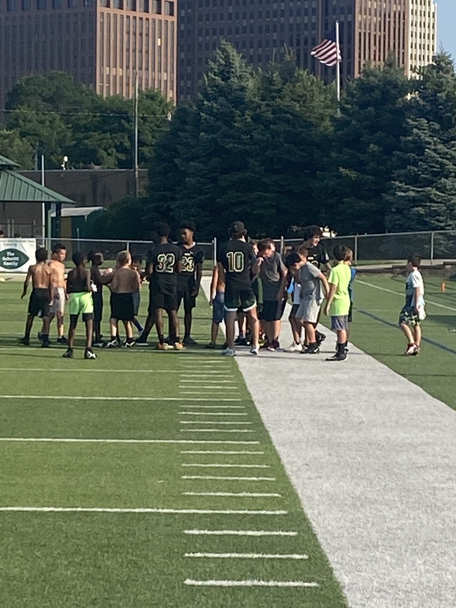 NickolRobert's tweet photo. Very proud of my guys this week.  Hope all the campers were as excited as our guys were to teach them!   Nothing like Green Street! https://t.co/lBKQdQVbxS