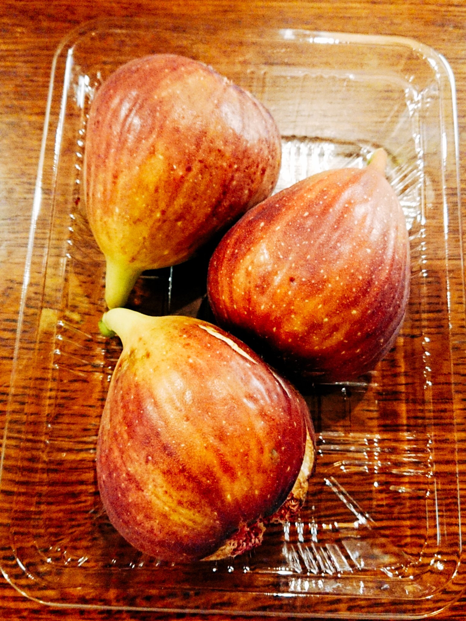Bar Zazie 伊藤哲 Auf Twitter いちぢくが並び始め出しました 早速 いちぢく 酒を今日は仕込みます 休業してからすでに バナナ ブルーベリー そしていちぢくと色々なフルーツをお酒にしています 中野 バーザジ フルーツビネガーメーカー T Co