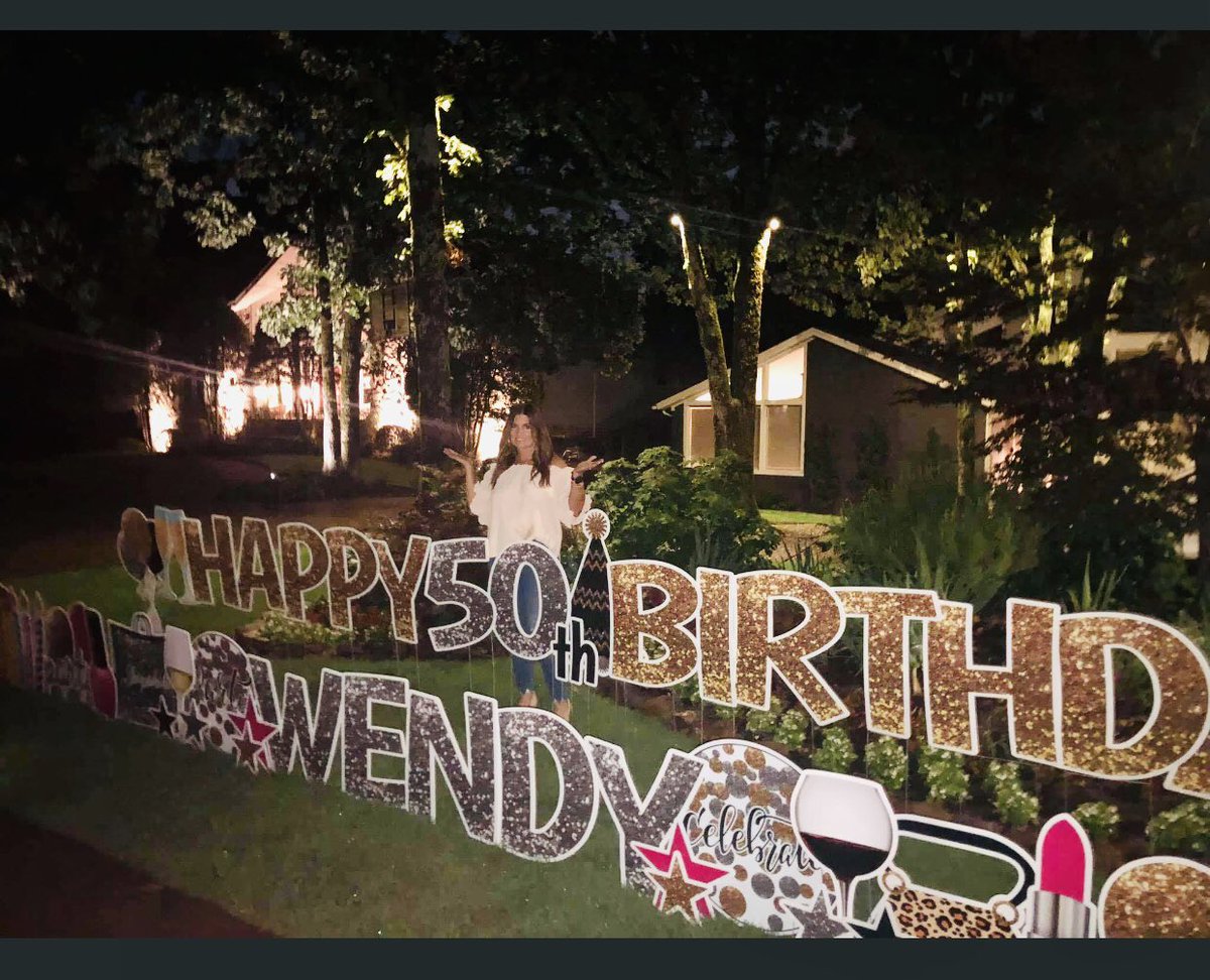 SignArkansas's tweet photo. Happy to help Wendy celebrate her special day! #happybirthday #yardsigns #signdreamers #signdreamerscentralarkansas #birthday https://t.co/odPQl6uPif