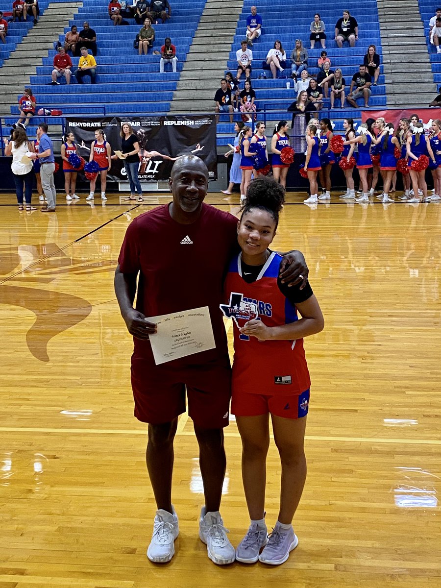 SuJayC77's tweet photo. Thank you Coach @VanceHughes1 for supporting @sunidaviss at @SaginawGBB. The @AustinTGCA 5-6A All Star game was a great experience. https://t.co/mgRa2IlO8r