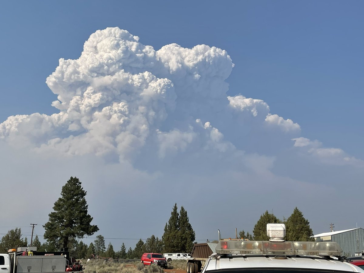 frogbutthfd's tweet photo. @KelleyKOIN @ClaireKIRO7 Bly oregon. Bootleg fire today https://t.co/EYoztnvCAu