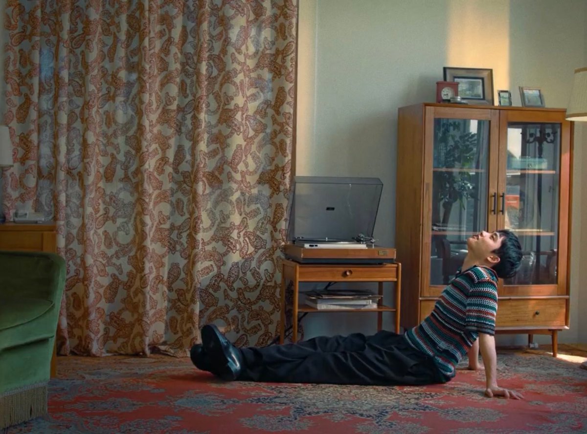 Starry58Lara's tweet image. Earlier my prob was how to work. Now my prob is how to sleep. Never left this app since 12am KST. Actually, since Kyungsoo&apos;s solo debut album was announced 🤣 

Rose in English! 😲❤
#TuneInForDO #GetSetDO 
#엑소디오 @weareoneEXO