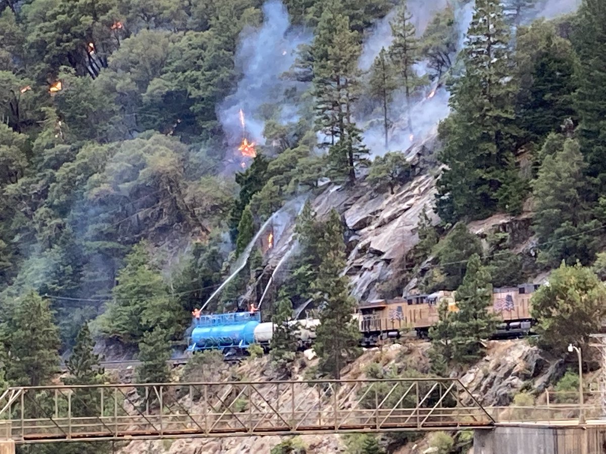 dennis_shanahan's tweet photo. In addition to the many Cal Fire resources on scene in Butte County, a Union Pacific crew is fighting the #DixieFire by rail. https://t.co/9Wn5zGGwqL