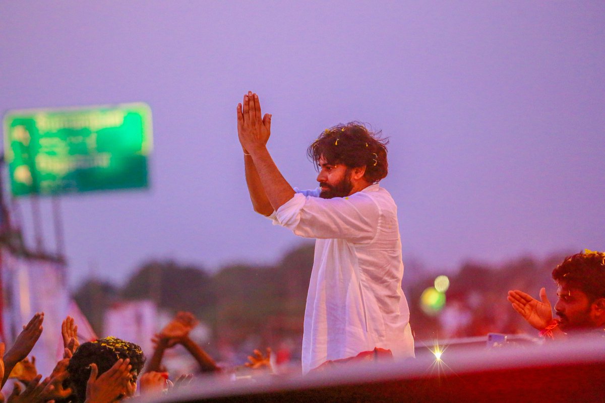 IndianBoxfice's tweet photo. 29K Authors Participating in an Advance Birthday Trend which is not count based...Most Violent Fanbase for a reason 💥🤙

@PawanKalyan 
#AdvanceHBDJanaSenani https://t.co/RtHtQ1RENH