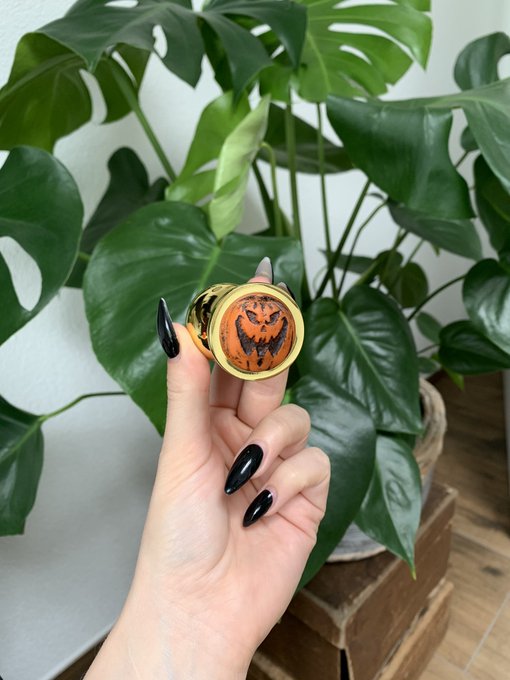 3 pic. New toys arrived today! @Geeky_Sex_Toys they are amazing! I love this pumpkin dildo ? https://t