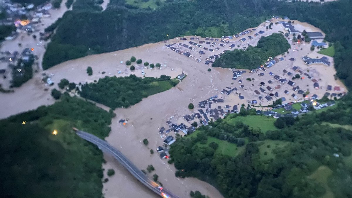 Das Innenministerium RLP <a href="/innen_rlp/">Innenministerium RLP</a> zeigt das Ausmaß in #Altenahr. #Hochwasser #Ahrtal