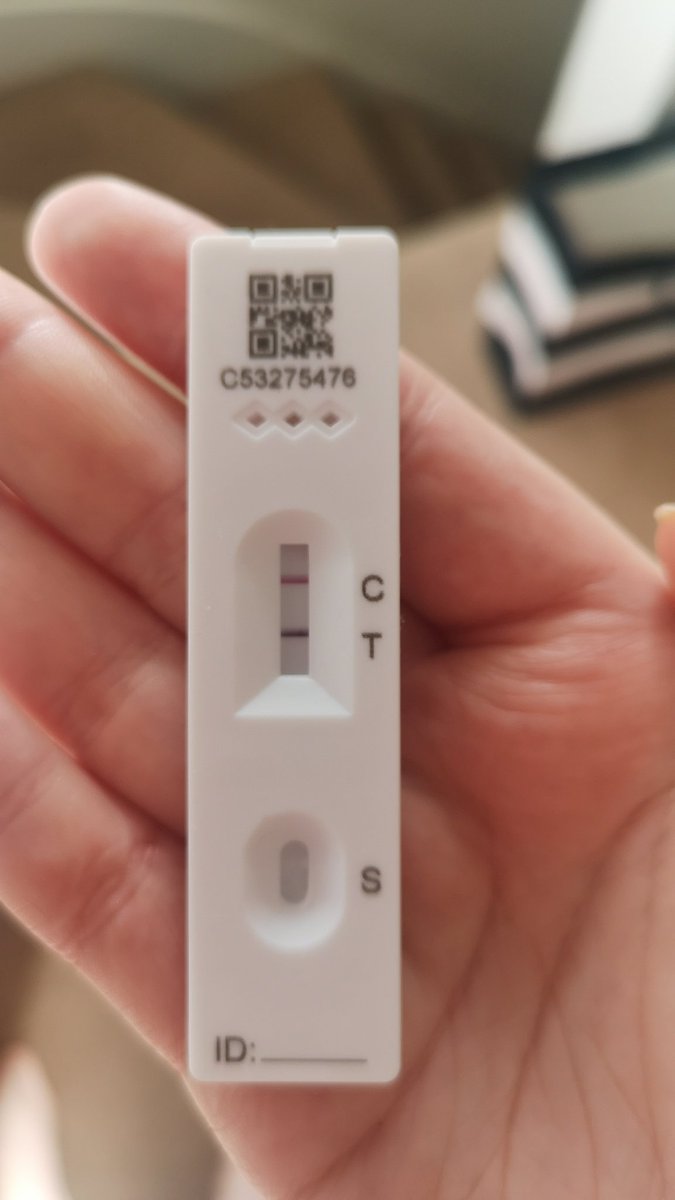 "Go back to lateral flow testing, it's been months you'll be fine".
PCRs negative again. What is going on in my body?!
#COVID19