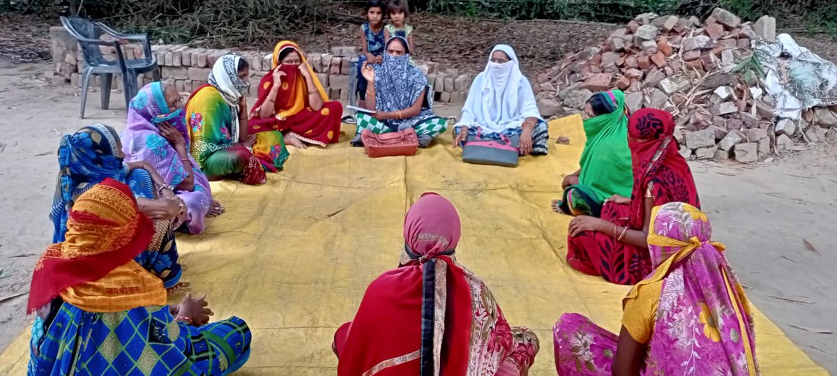 RGMVP's tweet photo. What arecthe benefits to society if #InvestInSocialCapitalDevelopment ? @ourpeoplemovemt महिला ब्लॉक संगठन की अहिल्या बहन ने पूरवा स्तर पर सक्रिय बहनों के साथ टीकाकरण और मास्क की उपयोगिता पर चर्चा किया, चंदौली I #WomenInHealth #Covid19 #StopThirdWave https://t.co/stVLXxG5qx