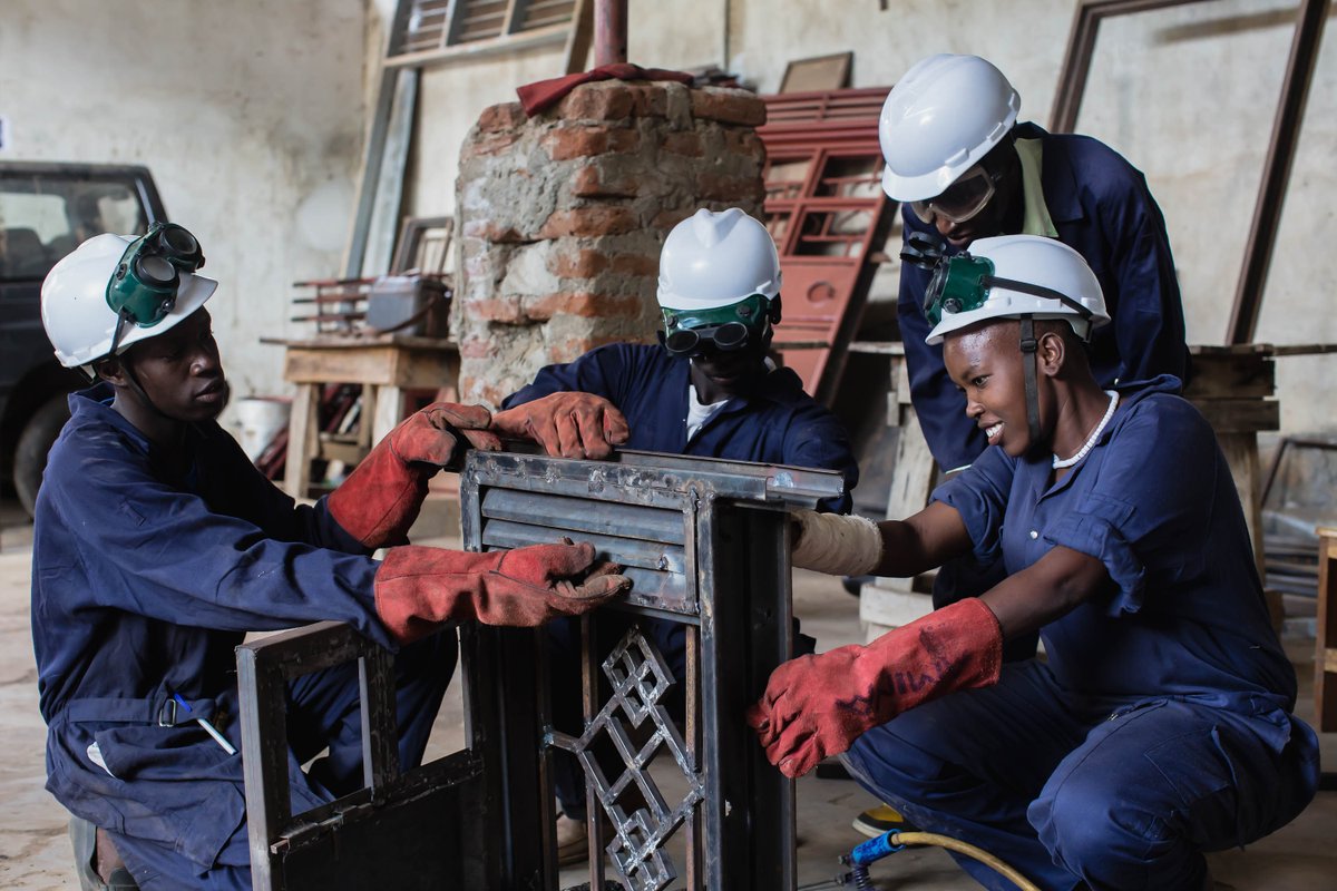 Today is #WYSD2021 

Quality vocational education enhances the employability & resilience of youth. With support from 🇧🇪🇮🇪🇩🇪🇪🇺, we work with @Educ_SportsUg to equip young people with the skills for employment & job creation. 7/10 employed within 6 months after graduation.