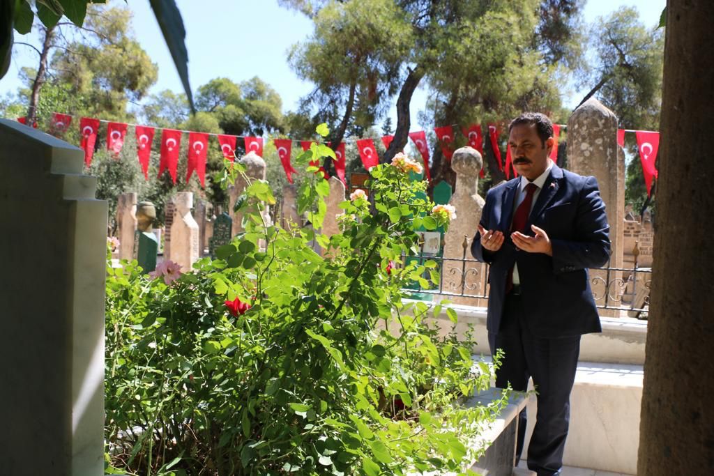 SanliurfaASH's tweet photo. 15 Temmuz’da Şehit Düşen Aziz Şehidimizin Kabrini Ziyaret Ettik
https://t.co/ZwV6tNYefG @deryayanikashb @hasanbilici63 @ashb_sehitgazi @selimcelenk61 @Abdullah_Erin47 https://t.co/ITLSdjlwx9