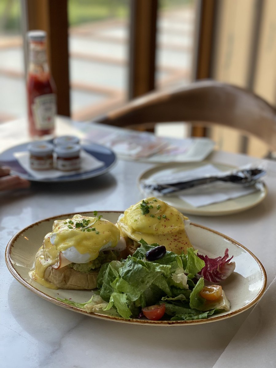 breakfast_east1's tweet photo. #فطور مطعم #ميزو ايلاند مكان جميل واطلالته حلوه عالبحر 😩. https://t.co/qz3Z5dXpVg