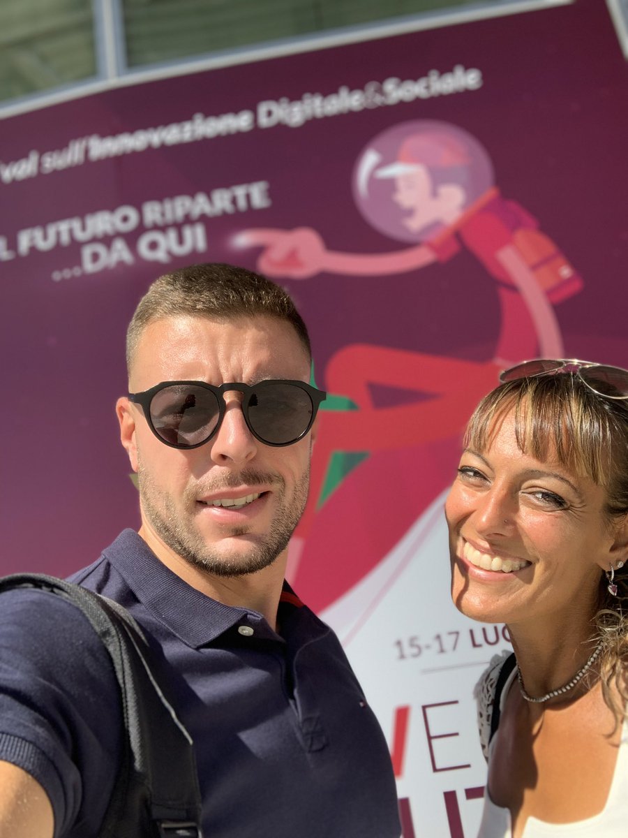 frabox's tweet photo. Si ritorna ai meeting in presenza. 
Si ritorna ad una piccola normalità. 
Si ritorna al @ilfestival.📈🚀 #wmf #wemakefuture #Marketing #innovation https://t.co/v1rDHz4BT3