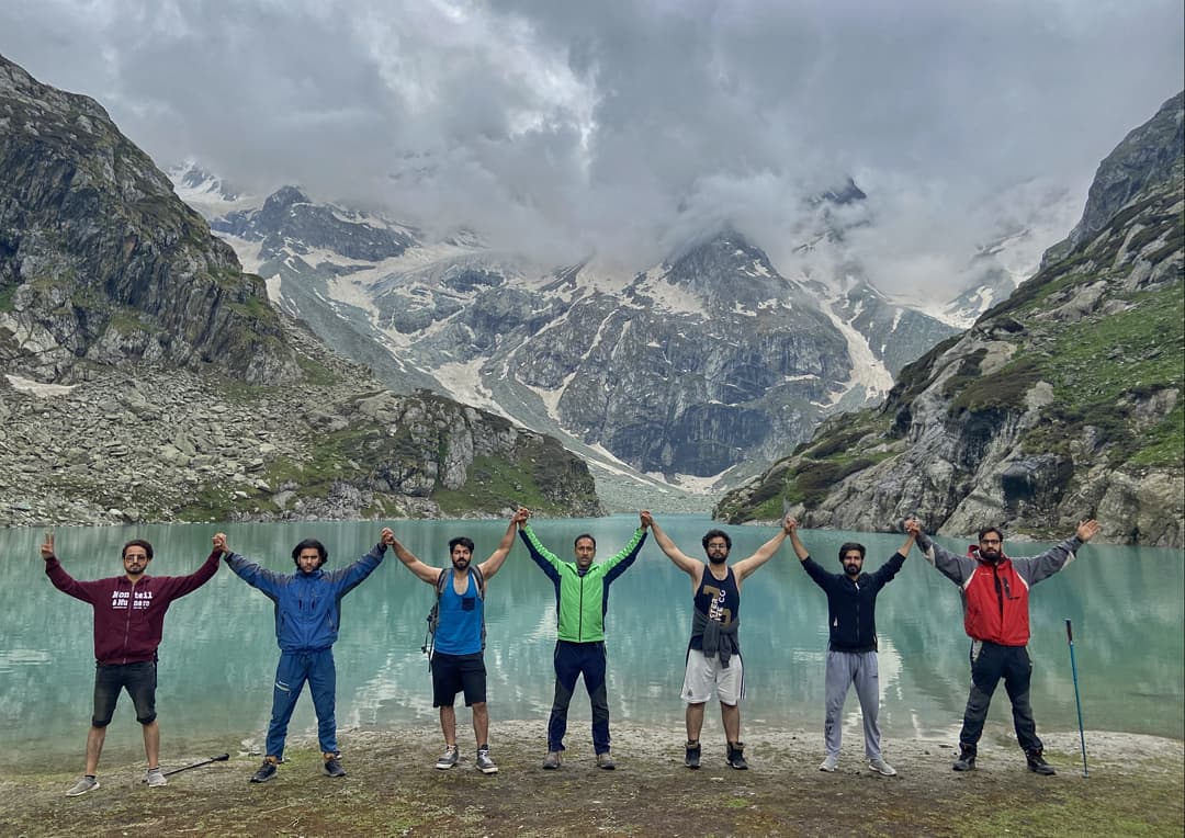 advenhikes's tweet photo. Tulian Lake, Pahalgam 💚

Dare to live the life with @advenhikes

Follow/share @advenhikes 
#travelkashmir #trek #mountains #cleanliness #cleanmountains #travellersofkashmir #advenhikes #theqasimbazaz #view #kashmir #nomadlife #peace https://t.co/eqOEwqMkdZ