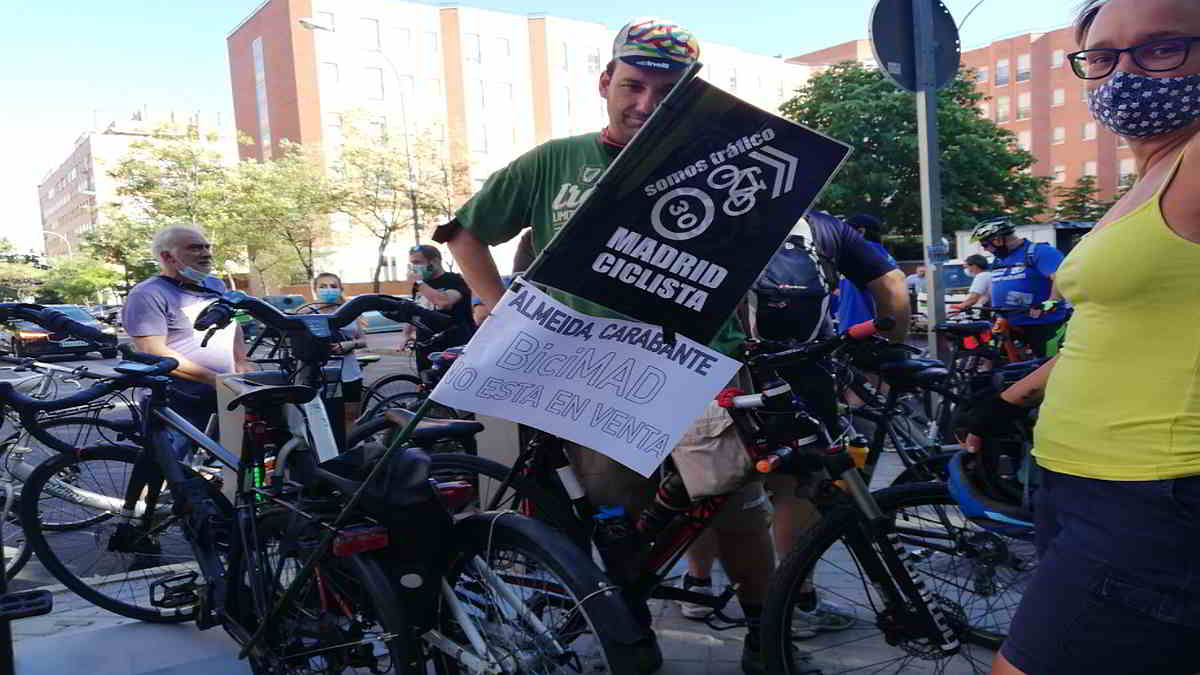Carabanchelnet's tweet photo. 📌El Ayuntamiento externaliza la búsqueda de las bicicletas perdidas de BiciMad gastando 35.000 euros al mes
https://t.co/1aZJNg58g8
#Carabanchel #Madrid #bicicleta #BiciMad #externalizacion #EMT #EMTenLucha #SoSBiciMAD #Ayuntamiento https://t.co/8CCarzMKmI