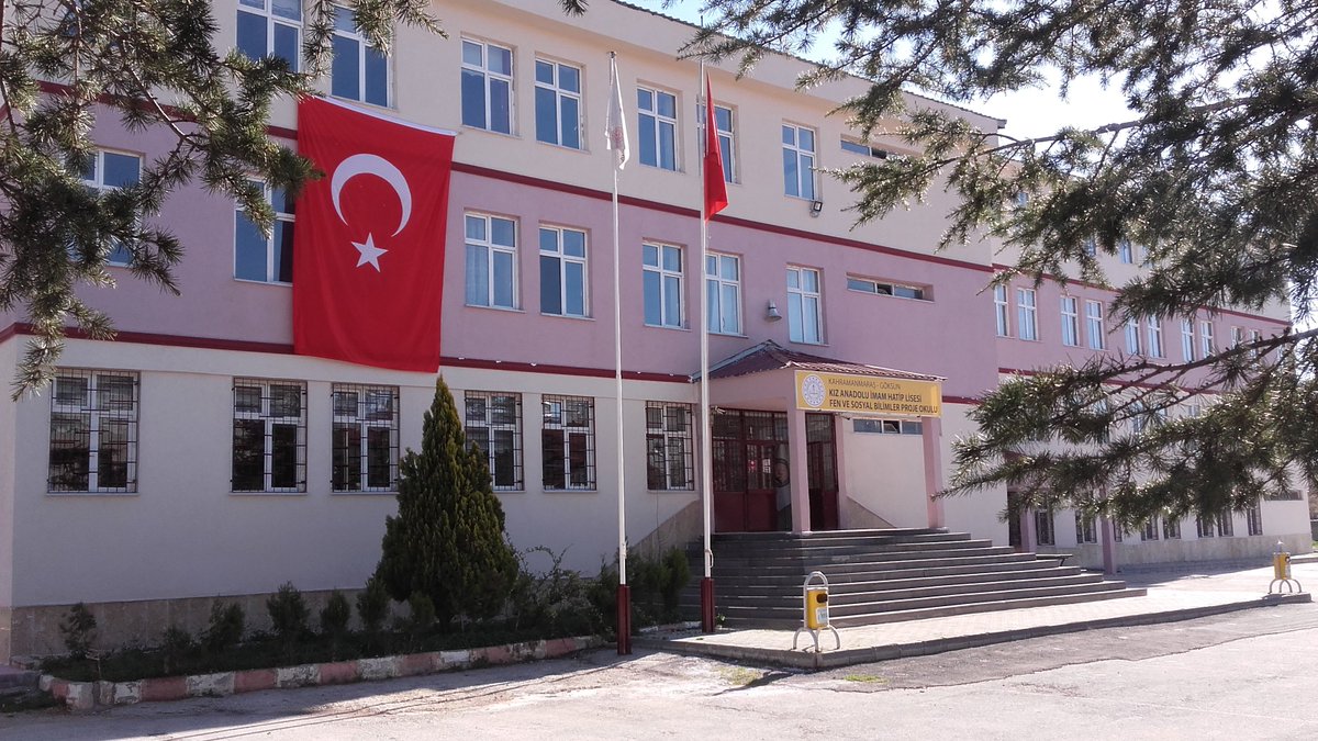 "Bayrakları bayrak yapan üstündeki kandır.Toprak , eğer uğrunda ölen varsa vatandır." Tüm şehitlerimizin ruhu ise olsun!