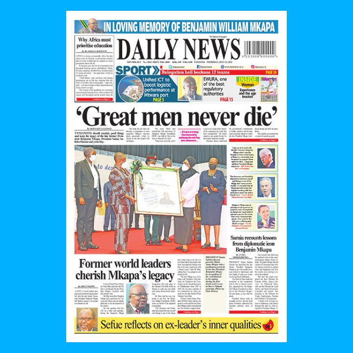 HabariLeo's tweet photo. #MAGAZETINI Kurasa za mbele, 'Samia ajivunia Mkapa'
#habarileoupdates #dailynewsdigitalupdates #jiungetukuunganishe #tsnapp https://t.co/5nzIBBM8mF