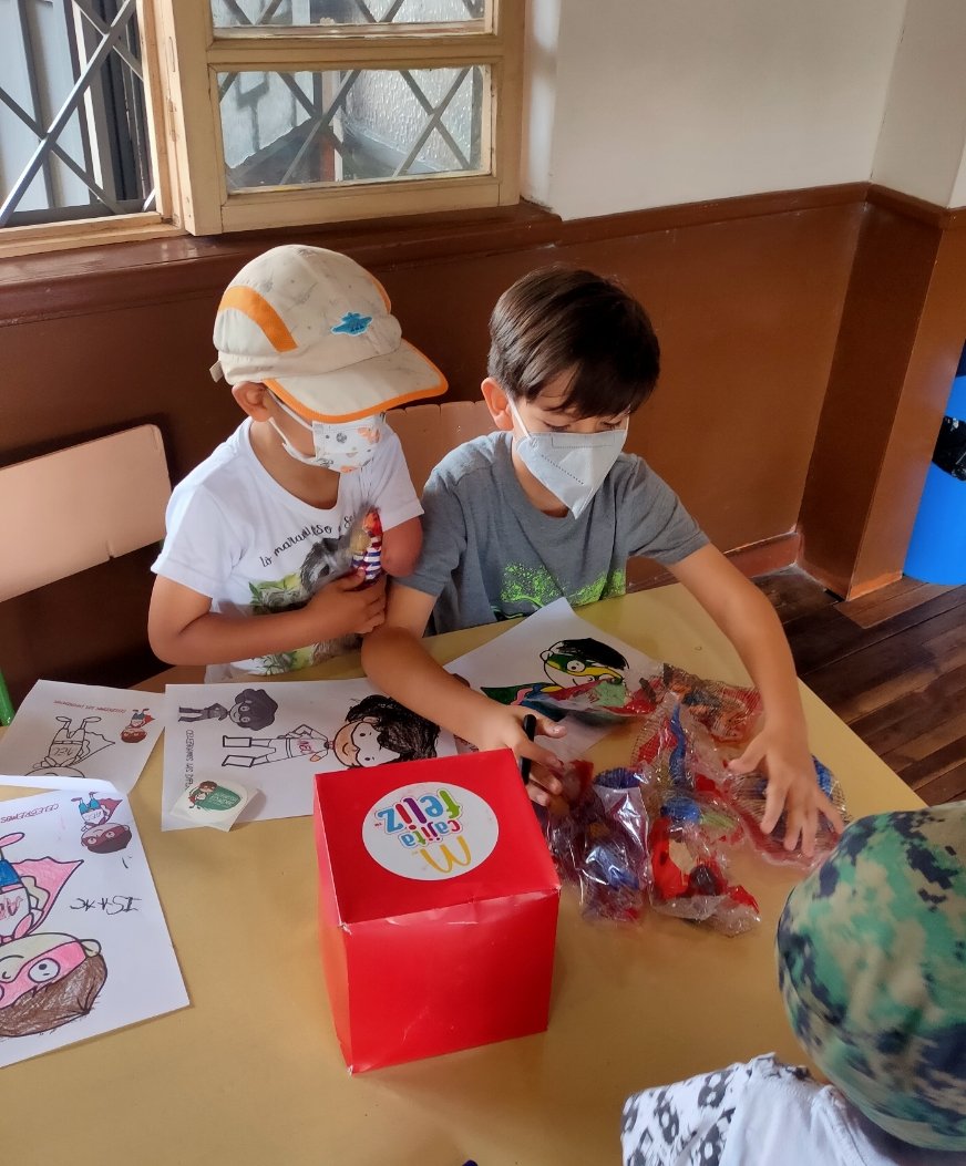 Gracias @mcdonalds_ecu por la cajita feliz llena de muñequitos para nuestros niños!  Se alegraron al ver a cada personaje de la película LUCA 🔝🔝🎬🥰

#AgenesiaEcuador #AEC #McDonalds #MassimoMarcovaldo #Luca #Unir #Educar #Celebrar #CIDE #TenFingersAreOverrated #LuckyFinSquad