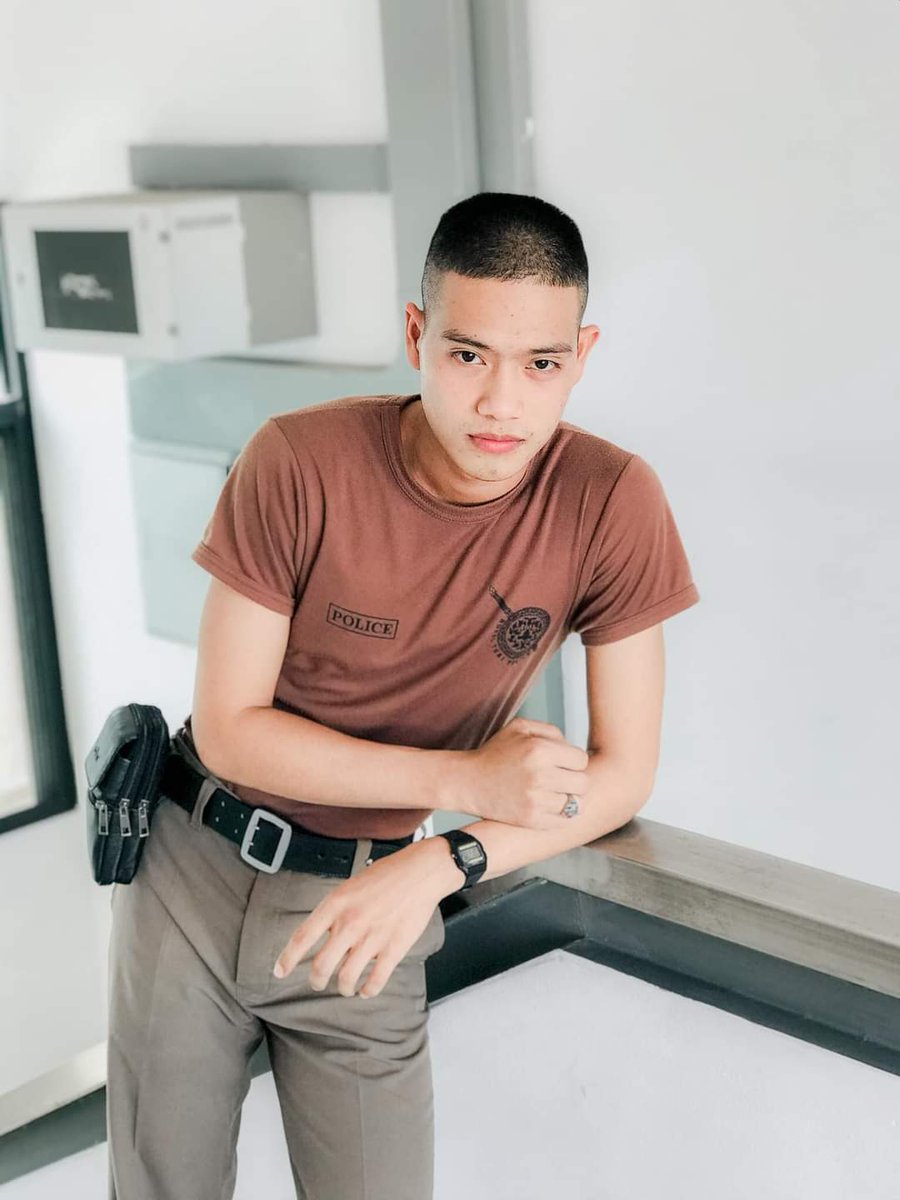 yit_hi's tweet photo. ทำงานอีกแล้วไม่มีหวานใจสักที่
รับสมัครหคนติดเครื่องแบบ https://t.co/PdFQKXR1DD