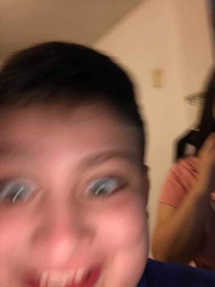Idk_jade_'s tweet photo. +Mí cantante favorito es Bad Bunny

- El mío también: https://t.co/upavXkmXxz