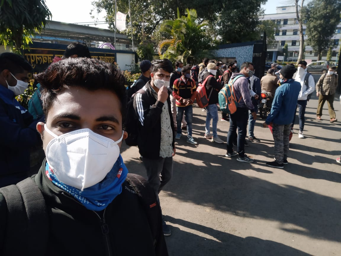 KapilGo84270291's tweet photo. #rrb_waiting_clear_karo https://t.co/Onn2JZBWIM