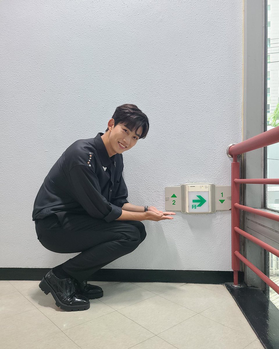 latte_taec's tweet photo. ㅋㅋㅋㅋㅋㅋㅋ매점가는게 그릏게 신났냐고ㅋㅋㅋㅋㅋㅋ
(eyecon_taec IG)
지금은 라이언 어사님이 되어있을 ✨
그 분... 매점 행차중 (☞゚ヮ゚)☞
⠀
#옥택연 #OKTAECYEON #꿈같았던 #지난주 #인기가요 #매점은_필수코스라던데 #Follow_TY #어사님힘내세요💪 https://t.co/HaWyIWm69h