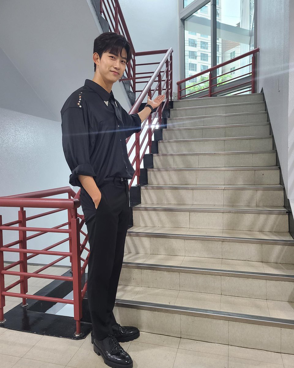 latte_taec's tweet photo. ㅋㅋㅋㅋㅋㅋㅋ매점가는게 그릏게 신났냐고ㅋㅋㅋㅋㅋㅋ
(eyecon_taec IG)
지금은 라이언 어사님이 되어있을 ✨
그 분... 매점 행차중 (☞゚ヮ゚)☞
⠀
#옥택연 #OKTAECYEON #꿈같았던 #지난주 #인기가요 #매점은_필수코스라던데 #Follow_TY #어사님힘내세요💪 https://t.co/HaWyIWm69h