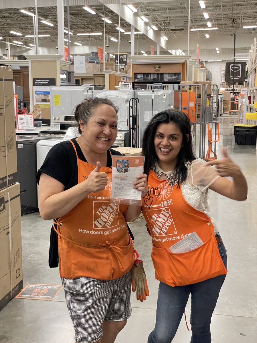 Jeff Winkelman (@depotwink) on Twitter photo Michelle getting her 1st homer award from DS Dafne for excellent customer service! Way to go Michelle! <a href="/JMelonHD/">Jason Melonuk</a> @blkubes <a href="/HomeSasquatch/">HomeDepotSasquatch</a> Michelle getting her 1st homer award from DS Dafne for excellent customer service! Way to go Michelle! <a href="/JMelonHD/">Jason Melonuk</a> @blkubes <a href="/HomeSasquatch/">HomeDepotSasquatch</a>