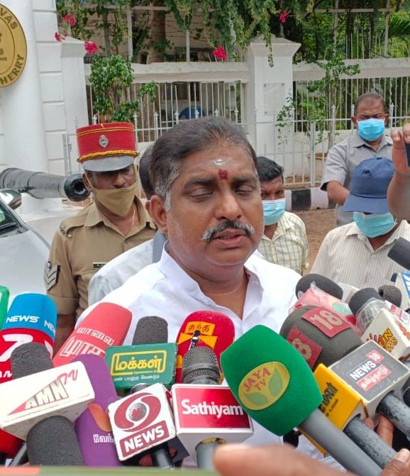 புதுச்சேரி...மறுபரீசிலனை செய்ய கோரிக்கை வந்தது.முதல் அமைச்சருடன் பேசிய பிறகு தள்ளிவைக்க அரசு முடிவு...எந்த தேதி என பிறகு அறிவிக்கப்படும்.