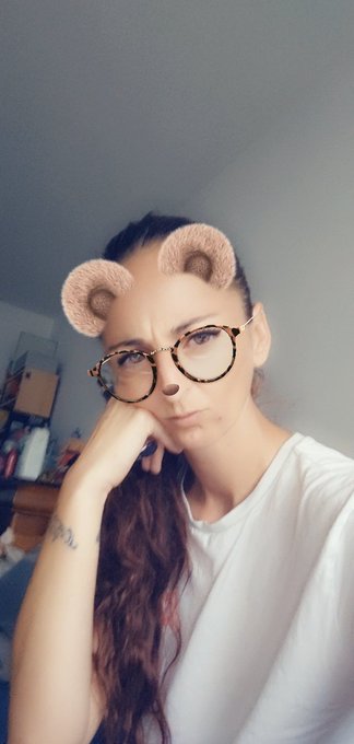 Bonjour je ne suis pas du matin , bonne journ&eacute;e &agrave; tous 😘😘 un caf&eacute; tr&egrave;s serr&eacute; pour moi je vous embrasse