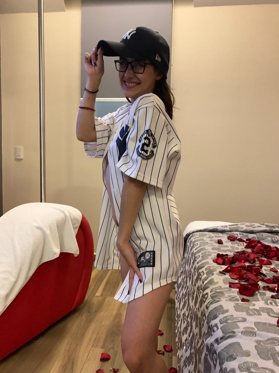 TW Pornstars - Fer Lima. Twitter. Toda feliz 😈🤭🤭🤭 #Yankees Buenas noches mis niños 😘😘😘. 5:50 AM