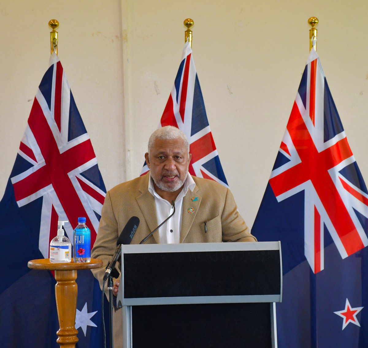 FijiGovernment's tweet photo. Prime Minister Frank Bainimarama today praised the work of Australia and New Zealand medical teams, saying without their assistance the country would be in dire straits.

More on the link: https://t.co/Gw7HZe19ve

#FijiNews #TeamFiji #FijianGovernment #Fiji https://t.co/q1HUcxRIEa