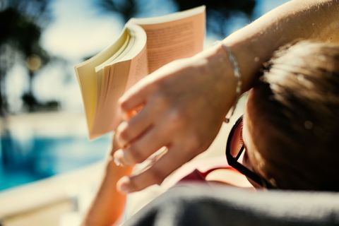 Goedemorgen! Donderdag!
Een beetje dromen van lezen in de zon...🌞
Fijne dag allemaal 😊📖🫖

#goedemorgen #lekkerlezen #zomervakantie #hoogwater #Regen