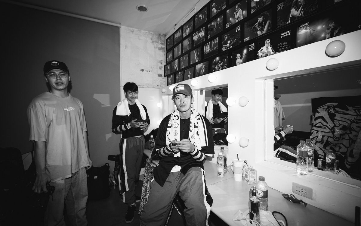 ThatsMyShhhTW's tweet photo. TMS4 (Pregame)
#ThatsMyShhh #TMS4 #IPLockers #LEO37 #TroutFresh #RemixTaipei #Taiwan #Music #Dance #Art #Culture #SpinningPhotographer https://t.co/cIVNxxUKM5