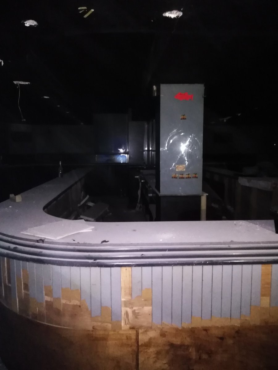 Buenos días!
Ayer estuvimos en lo que queda de un emblemático club que lo petó en la década de los 90.
Sabríais decirnos de qué club estamos hablando?
Feliz jueves!❤
#voyasacodocumental #voyasaco #djamable #lhospitalet #lhospitaletdellobregat #barcelona #razzclubs <a href="/amabledj/">Amable</a>