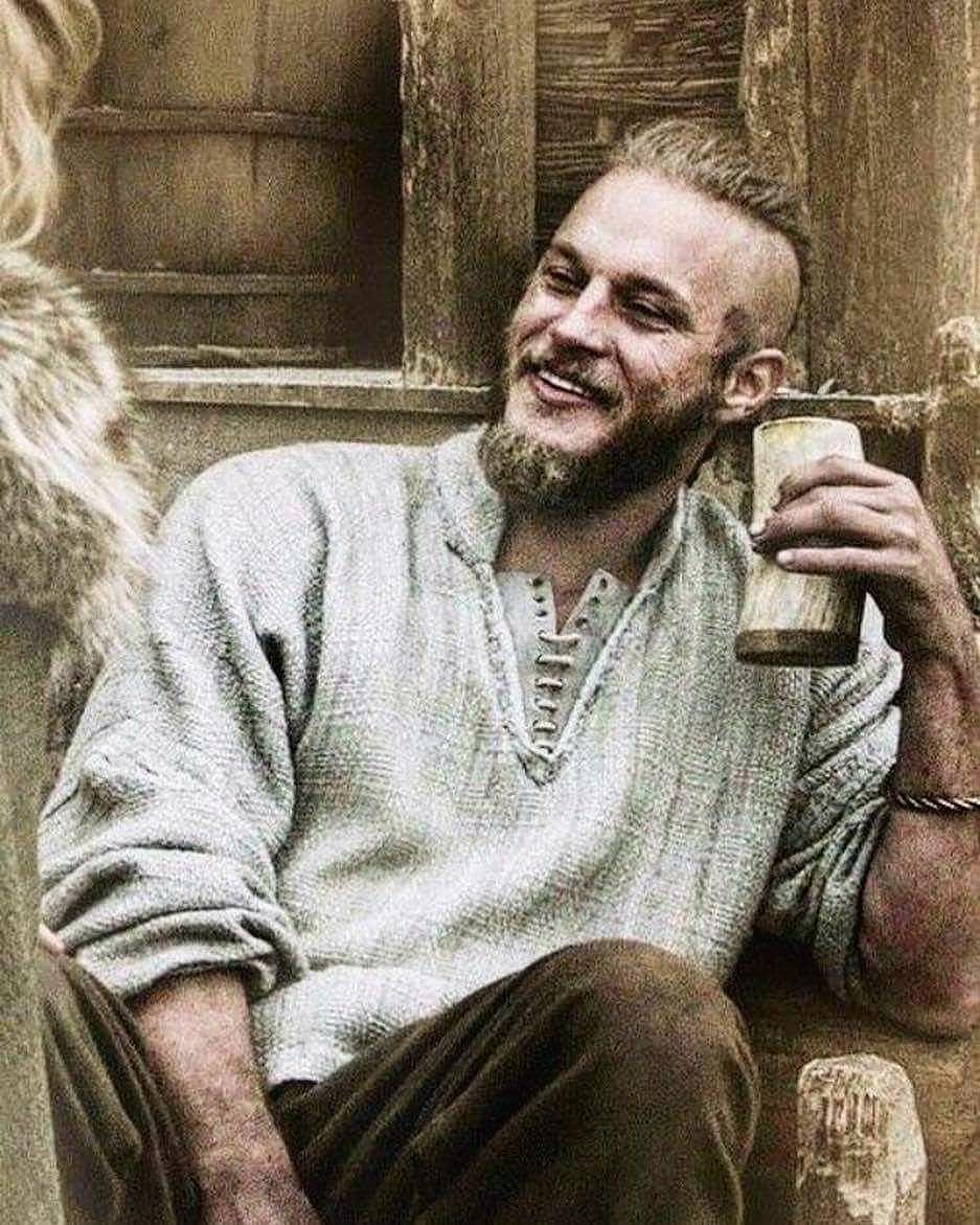 Happy Birthday Travis Fimmel!!    Skol! 