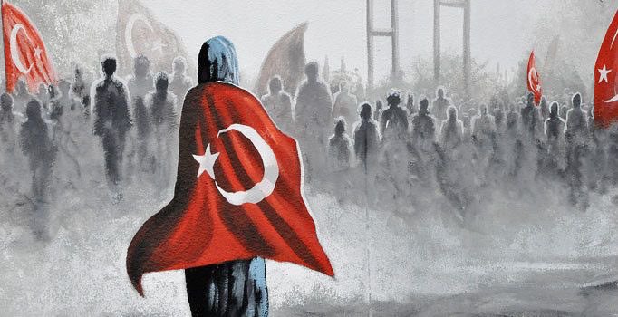 Bu vatan, toprağın kara bağrında 
Sıradağlar gibi duranlarındır... 
#15Temmuz