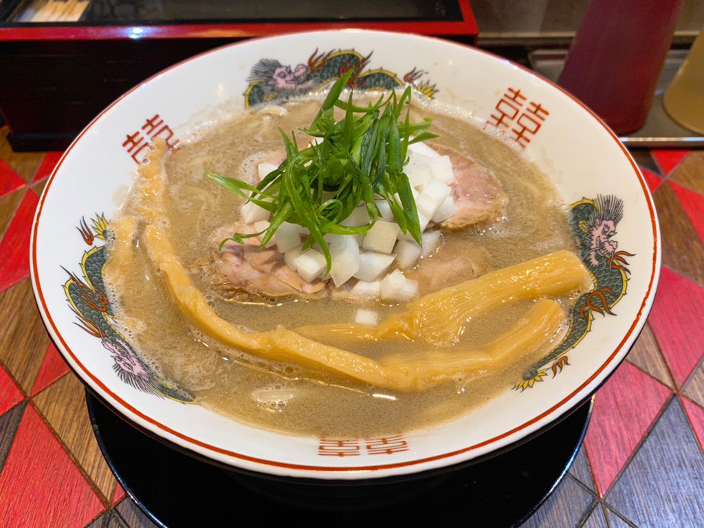 オールドラーメンショップ逆流@西ヶ丘
ゲリラ限定「烏賊れたハニー」
煮干の旨味と烏賊の後引く風味がくせになる！濃厚だけどすっきりしていてレンゲが止まらず思わず完飲😂
すっごくおいしかったー！✨