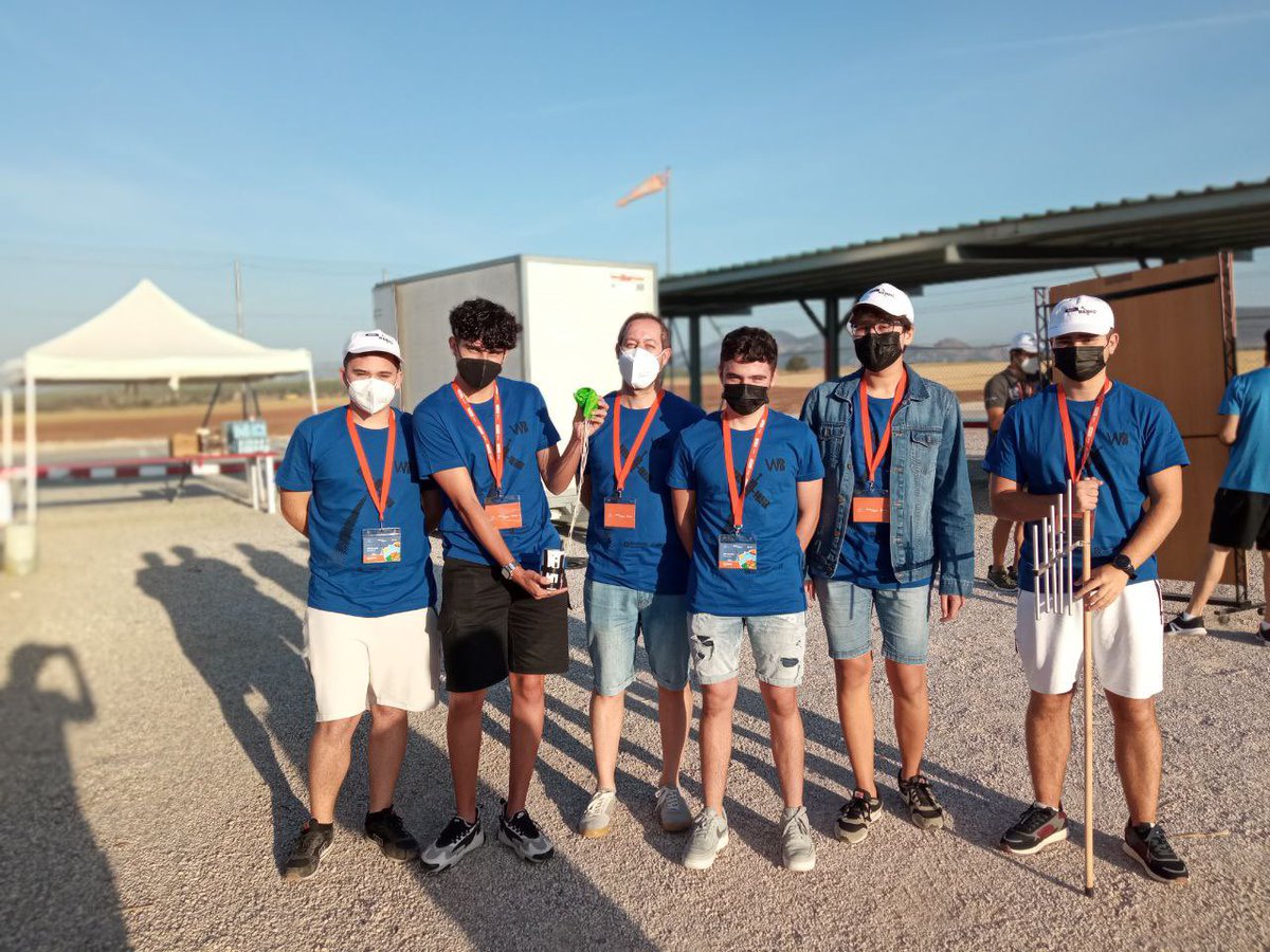WBCansat's tweet photo. Preparados para lanzar nuestro cansat!!!
@EseroSp @CanSatSP https://t.co/lJ7mOe4CyN
