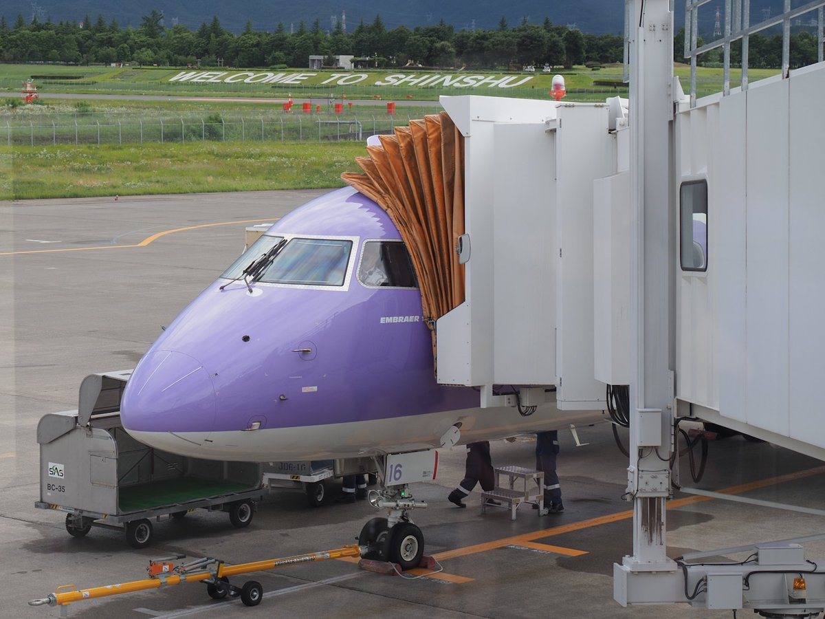 ট ইট র やっす 再びの松本空港 笑 神奈川から車や鉄道で長野に行ったことはもちろんあるので次は飛行機で行きたい と思ってたのでそれを実現できました 静岡空港 出雲空港 名古屋空港 福岡空港 福岡泊 福岡空港 松本空港 新千歳空港 松本空港 今ココ