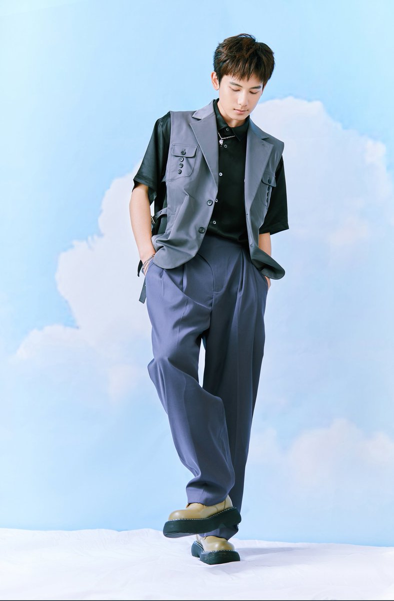 lookforake's tweet photo. #HiBrother
#huxianxu
#胡先煦
20210715Hu Xianxu Studio Weibo Post https://t.co/6tJB0Htzu5