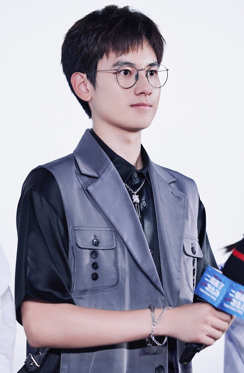 lookforake's tweet photo. #HiBrother
#huxianxu
#胡先煦
20210715Hu Xianxu Studio Weibo Post https://t.co/wfHsSWCBth