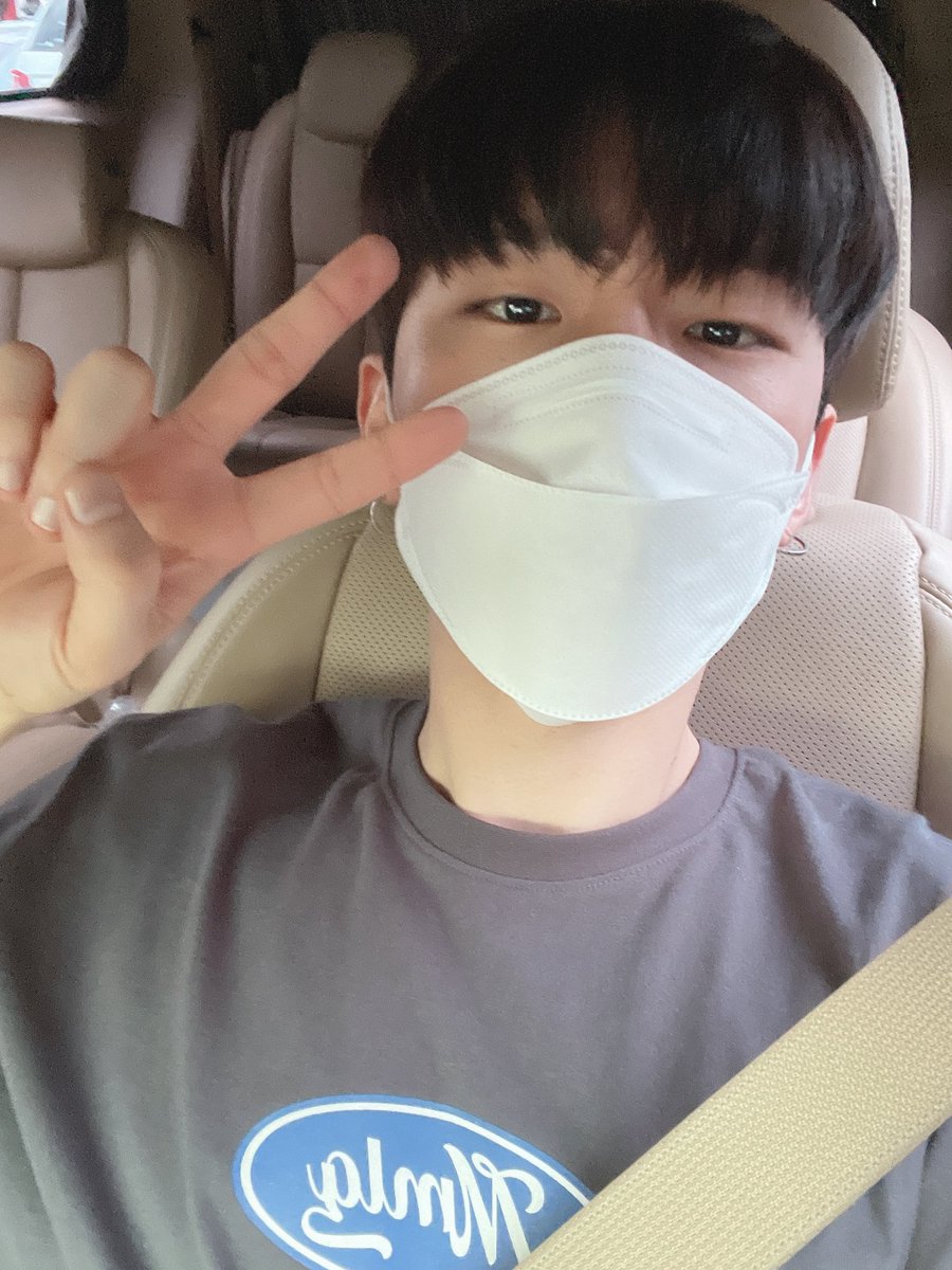 OfficialMONSTAX's tweet photo. 하 노래 더부르고 싶은데 아쉽다ㅠ 그래도 잘 놀다 왔습니다!!! #두시탈출컬투쇼 #기현 https://t.co/nIXOpJvb0A