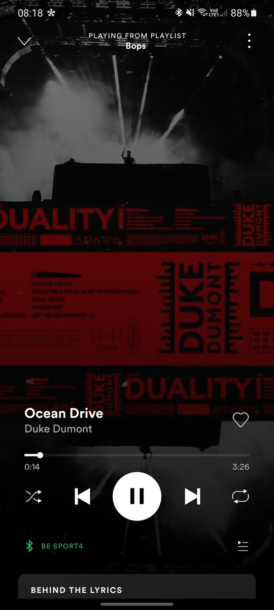 It's 8am n we movin' 🕺🕺