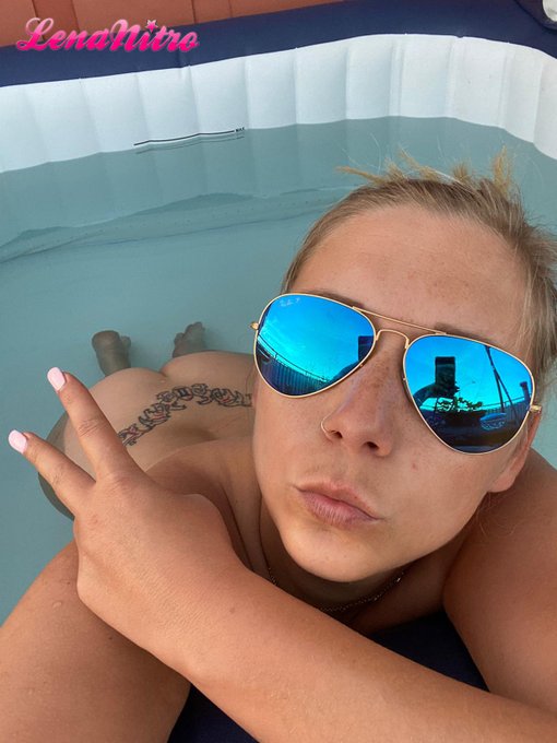 Hier gibts die Ansicht von hinten 😇😜  Von vorne folge mit in meinen ganz privaten Telegramkanal. 😎  https://t