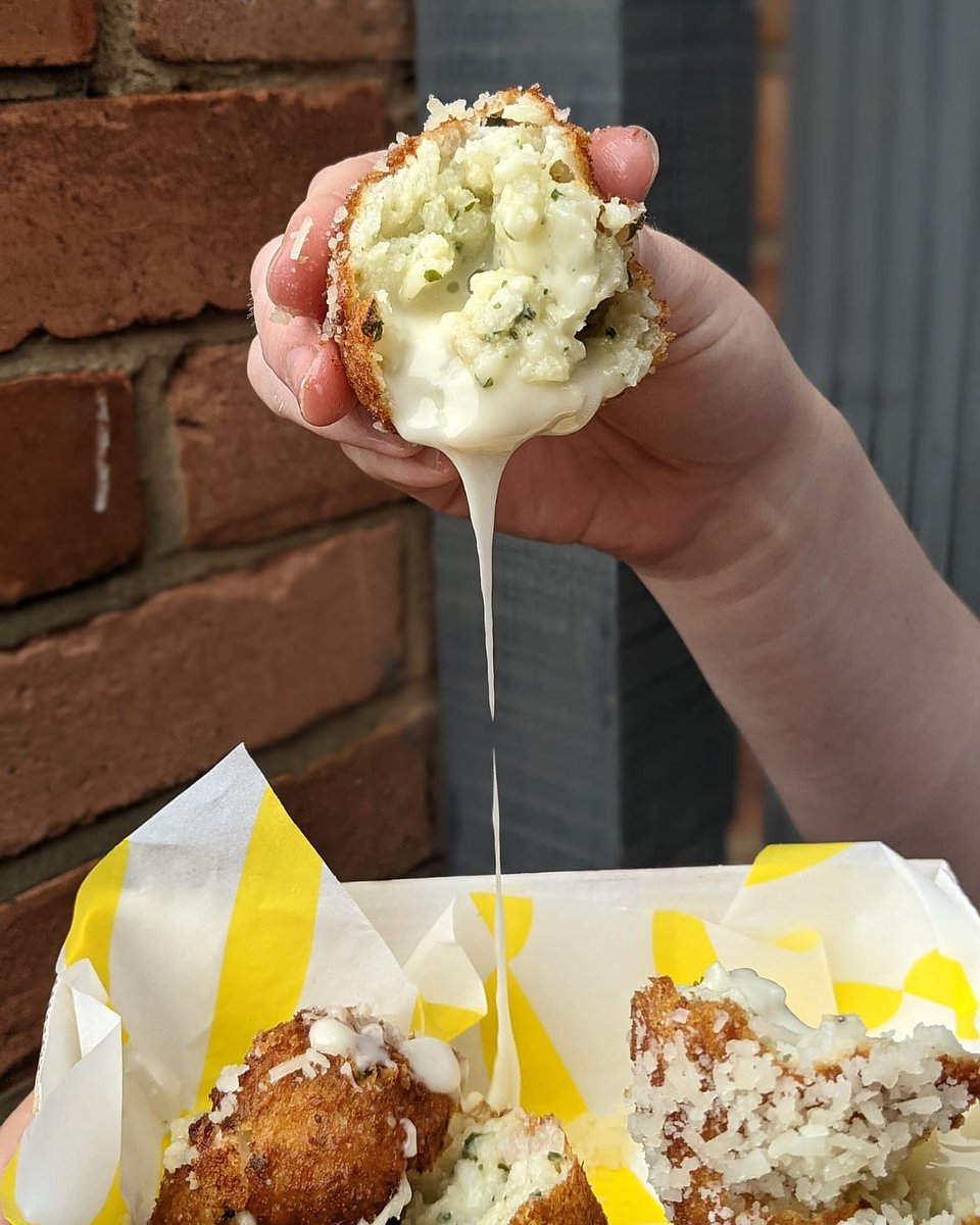 NPTEESSIDE's tweet image. Turns out a few of you are making the journey for these, we don't blame you to be honest.

Creamy roasted garlic and herb arborio rice with an oozy taleggio centre (emphasis on the ooze) 🤌

Catch is in #yarm this Sunday! #northeastfood